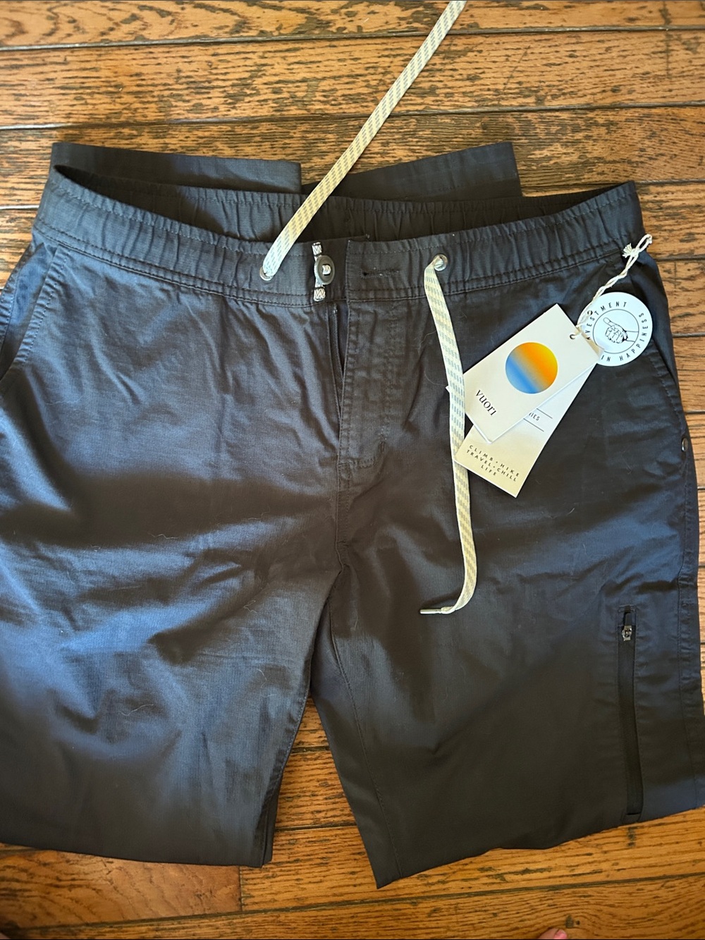 Vuori women’s gray Performance Jogger Pants new with tags - Picture 5 of 6
